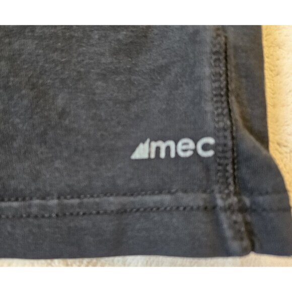 MEC women's Small basic black short sleeve v-neck tee t-shirt top - Picture 3 of 10